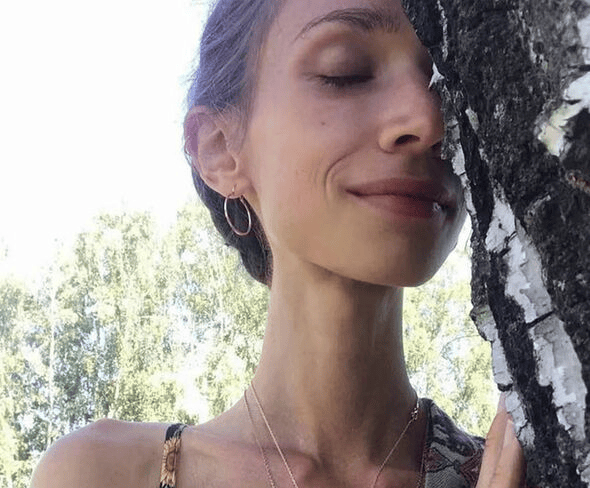 坚持只吃水果8年<strong></p>
<p>理邦仪器股票</strong>,27岁波兰女子巴厘岛酒店去世:体重仅22公斤,指甲变黄牙齿腐烂