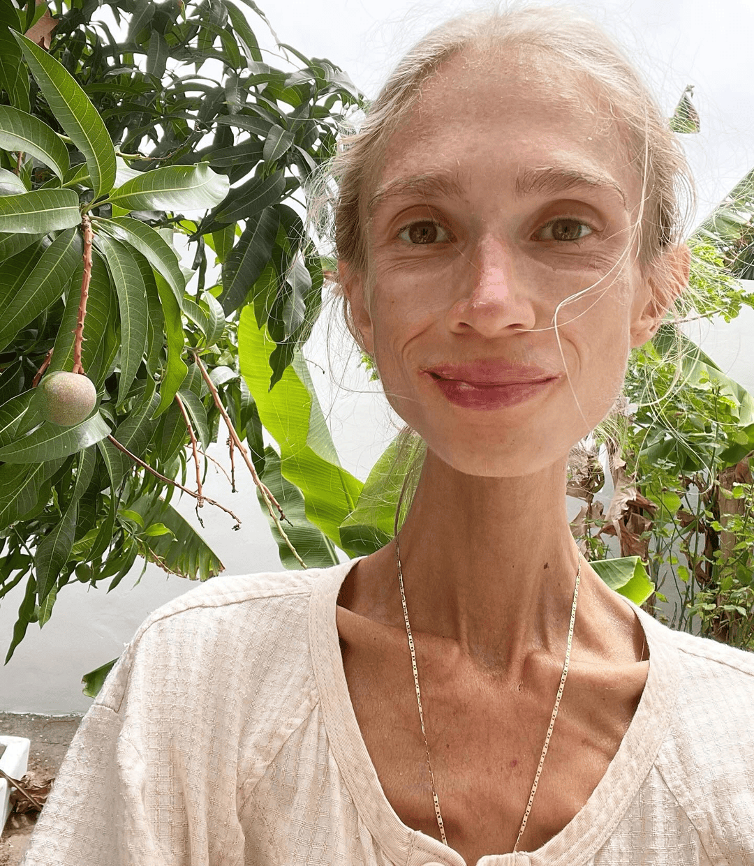 坚持只吃水果8年<strong></p>
<p>理邦仪器股票</strong>,27岁波兰女子巴厘岛酒店去世:体重仅22公斤,指甲变黄牙齿腐烂