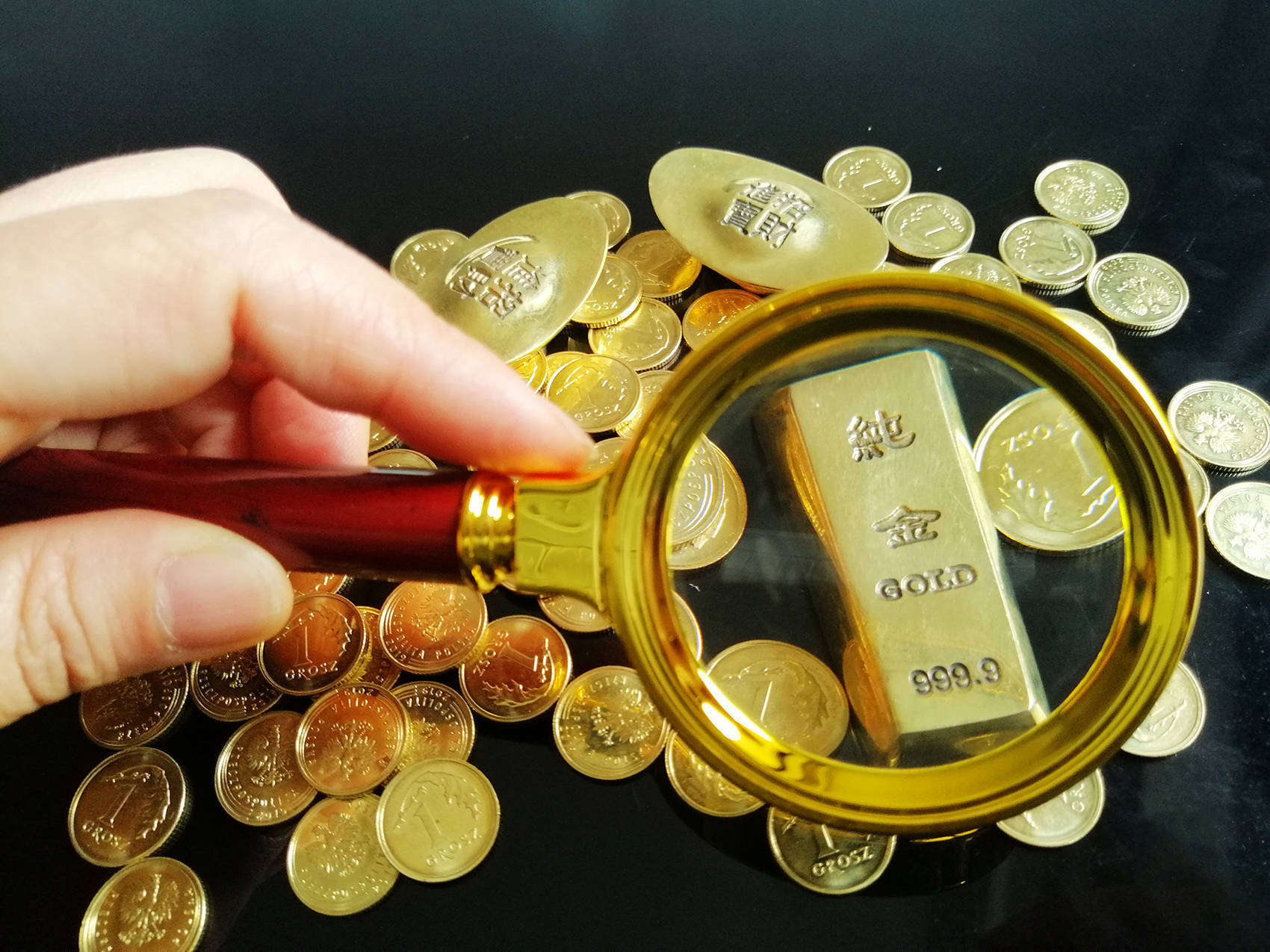 国际金价<strong></p>
<p>理邦仪器股票</strong>,再创历史新高!消费者:从今年年中一直观望到十一,没想到越等越贵!机构:仍上涨空间