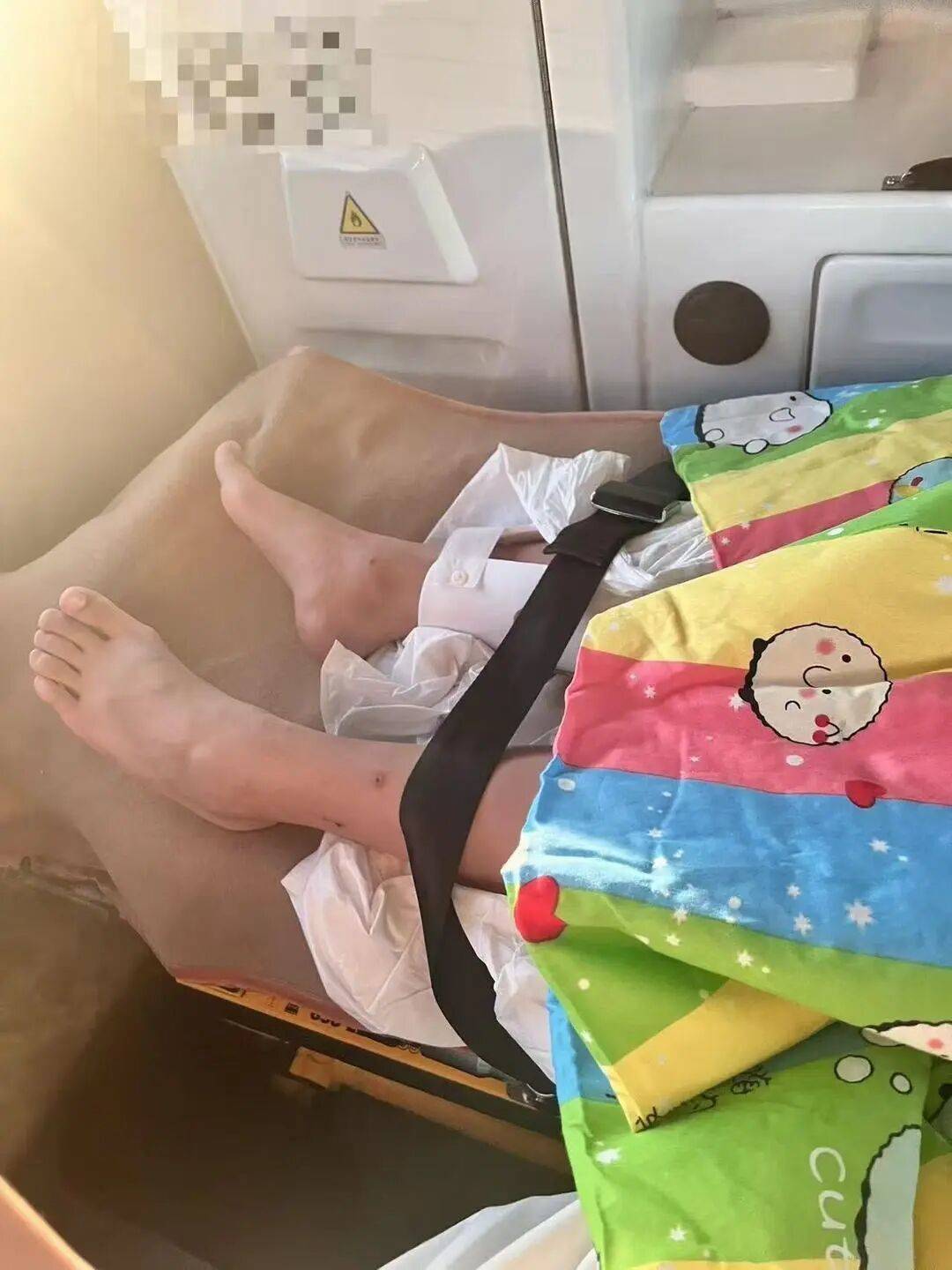 男子火车上铺跌落砸断10岁女孩腿骨<strong></p>
<p>理邦仪器股票</strong>,回应“失联”称失业讨薪中