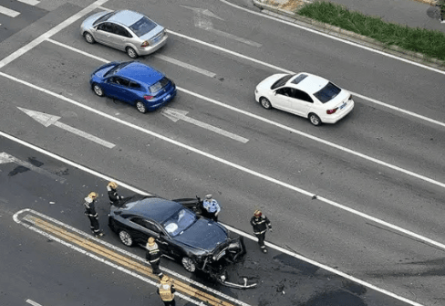 比亚迪车主多处骨折<strong></p>
<p>理邦仪器股票</strong>,其妻发声:往后日子不知怎么过!陈震车祸后再度致歉