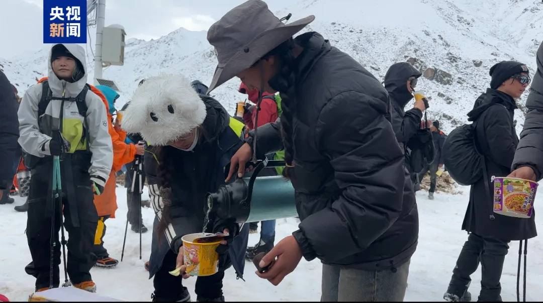 珠峰景区游客被困最新进展：已有350名游客获救<strong></p>
<p>理邦仪器股票</strong>，其余200多名游客已全部取得联系