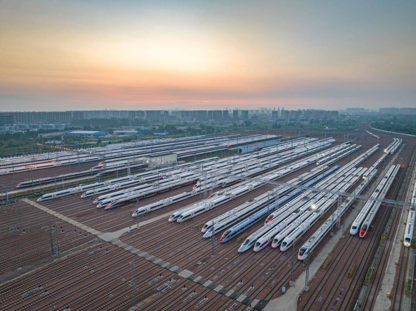 返程客流攀升<strong></p>
<p>罗平锌电股票</strong>，国铁集团郑州局计划加开高铁109列