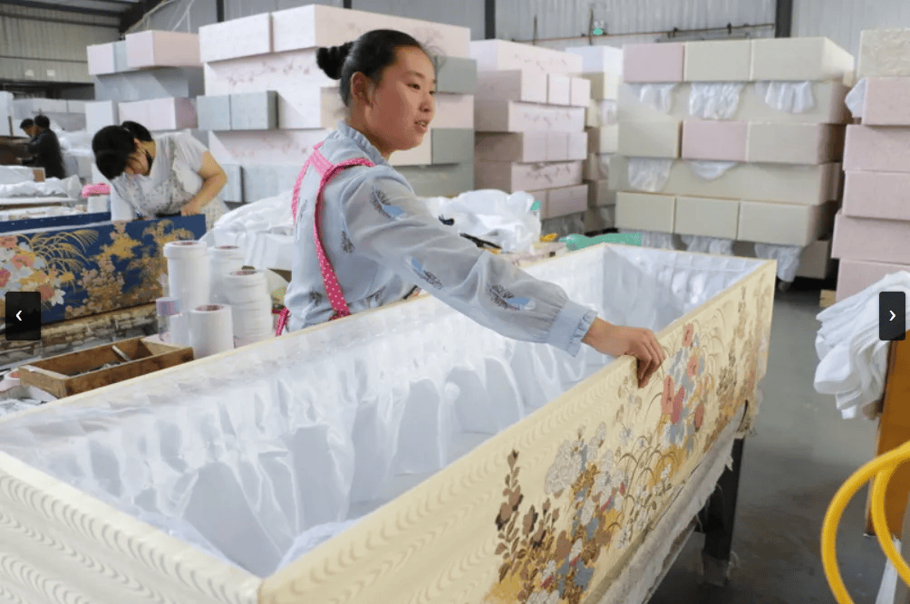 日本人快“死不起”了！送日本人“入土”的生意<strong></p>
<p>罗平锌电股票</strong>，正在被中国人承包