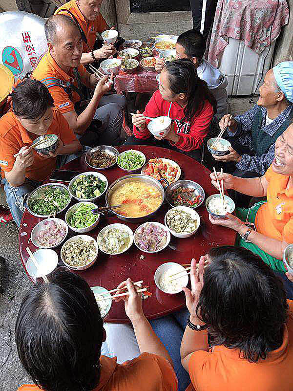 那个让老师骄傲的“调皮”班级！30年同学聚会<strong></p>
<p>国旅联合股票</strong>，还伴有一封来自贵州的感谢信