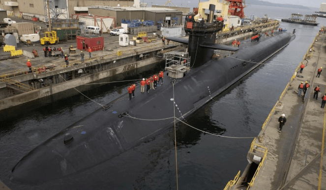 中国超大型无人潜航器亮相<strong></p>
<p>国旅联合股票</strong>，长达42米，携6至8枚鱼雷，规模在同类装备实属罕见！