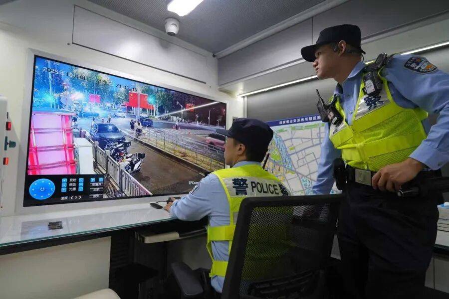 突然群发<strong></p>
<p>金运激光股票</strong>！大批上海市民收到警方短信！全市爆火网红已被锁定...有爸爸因孩子违规被罚款