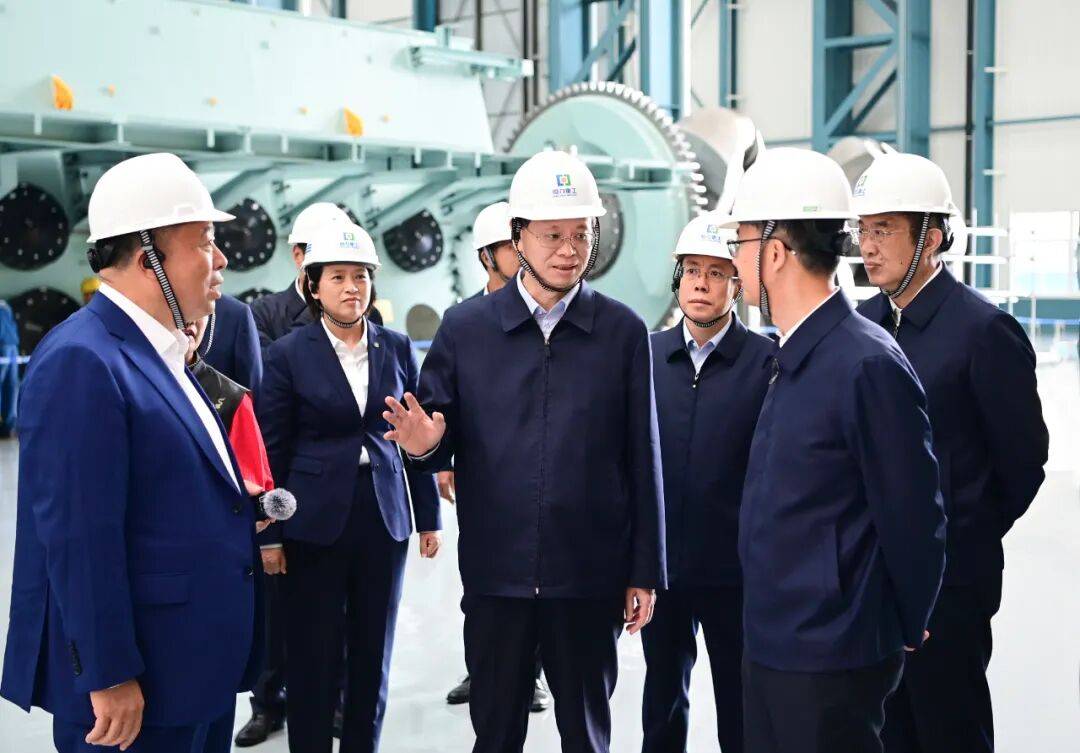 新任辽宁省委书记许昆林<strong></p>
<p>金运激光股票</strong>,到大连调研