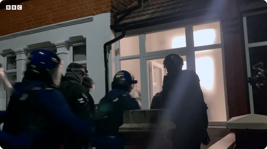 凯特患癌竟因辉瑞疫苗?伦敦4万被盗手机直飞香港<strong></p>
<p>金运激光股票</strong>,比贩毒暴利产业链曝光…