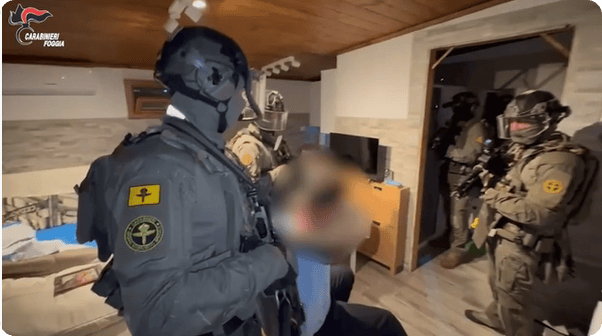 凯特患癌竟因辉瑞疫苗?伦敦4万被盗手机直飞香港<strong></p>
<p>金运激光股票</strong>,比贩毒暴利产业链曝光…