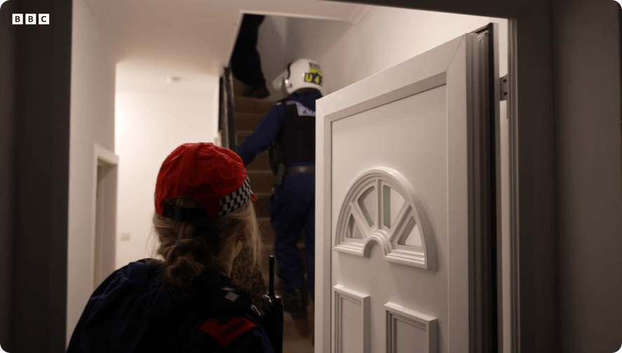 凯特患癌竟因辉瑞疫苗?伦敦4万被盗手机直飞香港<strong></p>
<p>金运激光股票</strong>,比贩毒暴利产业链曝光…