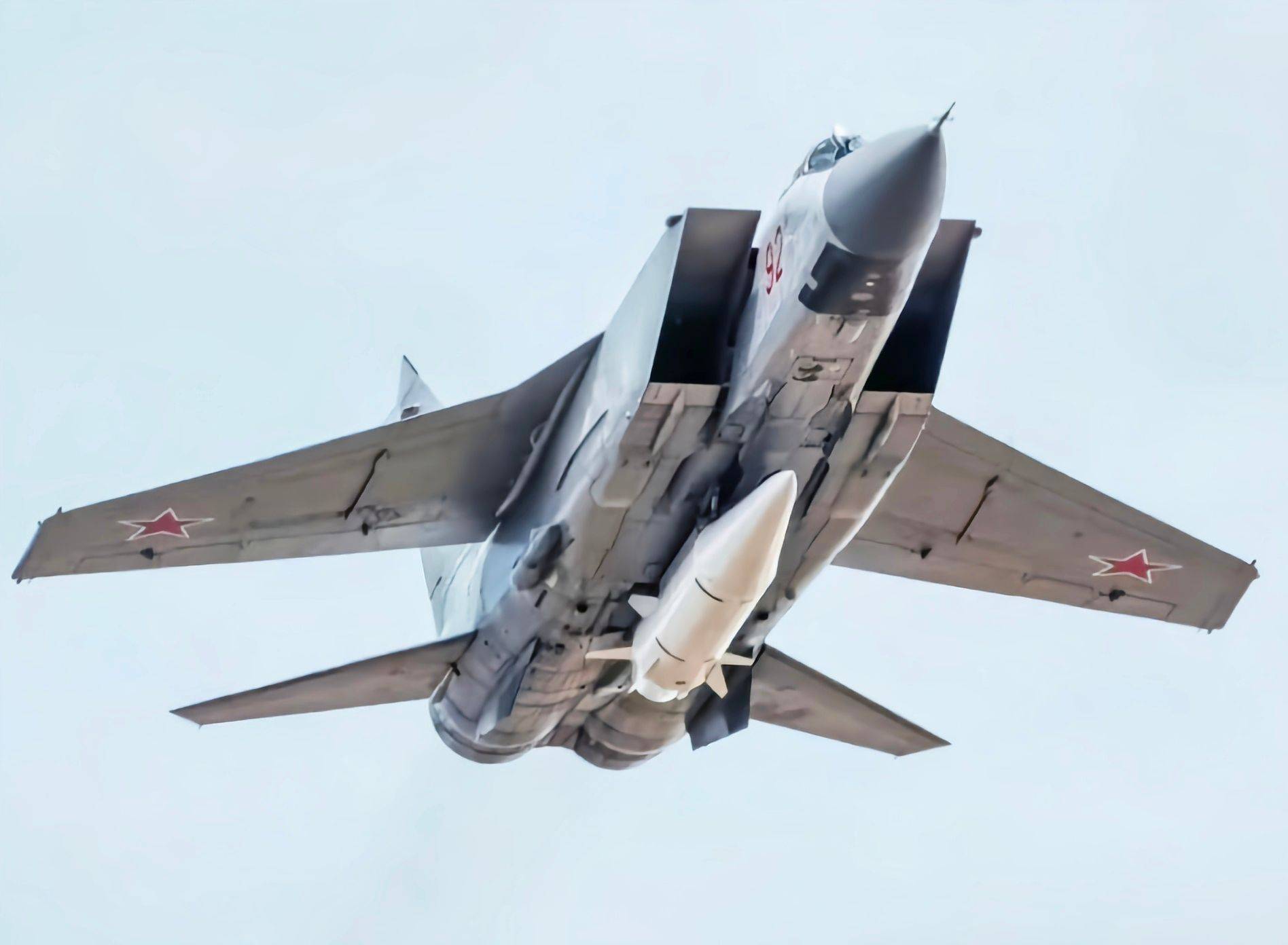 “爱国者”变成废铁<strong></p>
<p>金运激光股票</strong>，乌军开始被俄弹道导弹暴打，突防概率100%