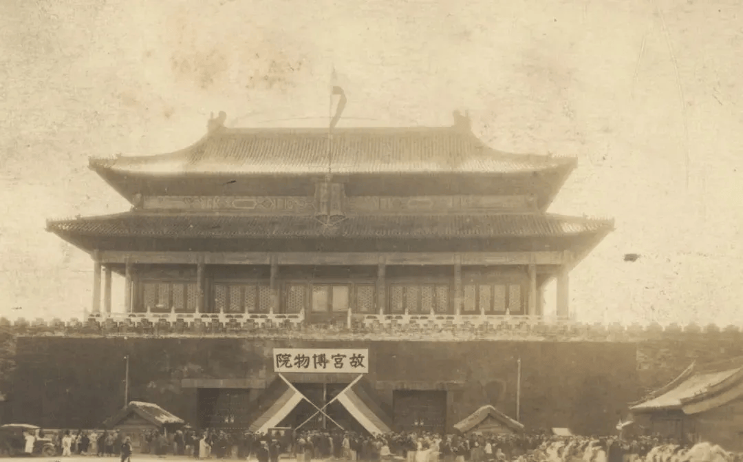 今天是故宫博物院百岁生日，让我们回顾她这一百年的史诗