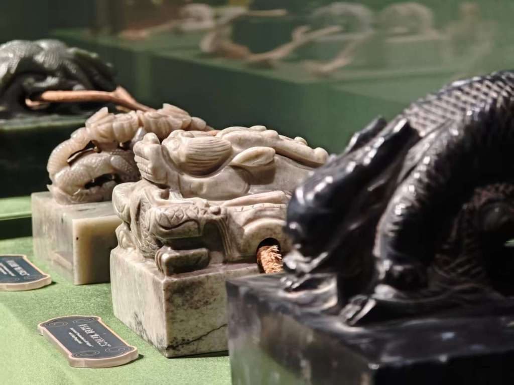 今天是故宫博物院百岁生日<strong></p>
<p>鲁信创投股票</strong>,让我们回顾她这一百年的史诗