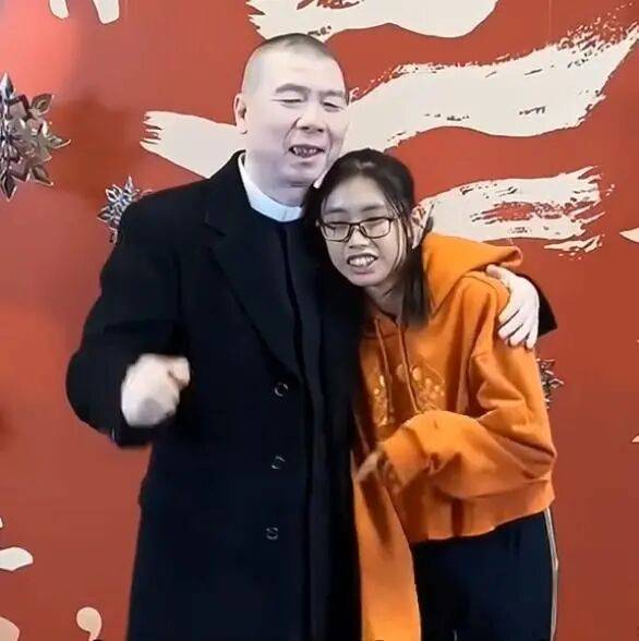 考古|冯小刚带女儿去陈思诚工作室！开个人账号还读影视专业<strong></p>
<p>鲁信创投股票</strong>，她也要“女承父业”吗？