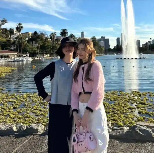 考古|冯小刚带女儿去陈思诚工作室！开个人账号还读影视专业<strong></p>
<p>鲁信创投股票</strong>，她也要“女承父业”吗？