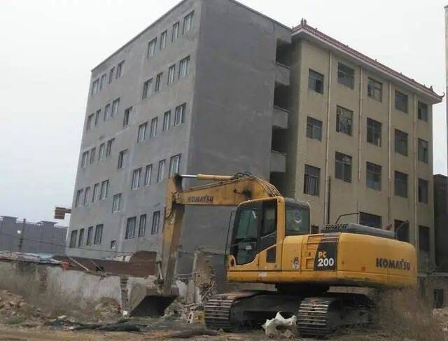 男子获赔1300万拆迁款被控告敲诈勒索<strong></p>
<p>中国嘉陵股票</strong>，终审无罪获38万赔偿，本人：坚决追究责任