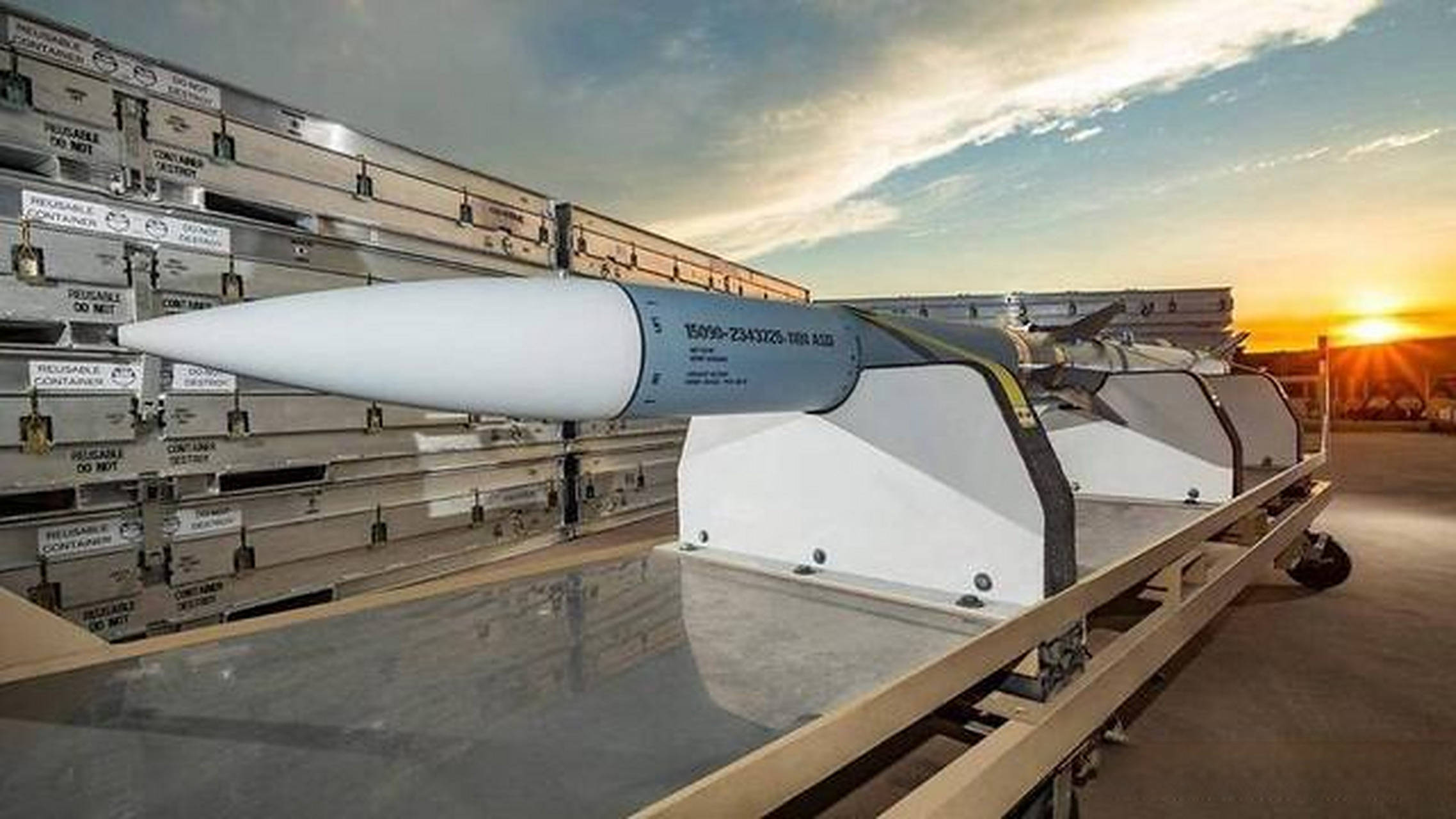 霹雳15导弹不够用，巴铁拿下美制超远程空空弹？美国人这回真慌了