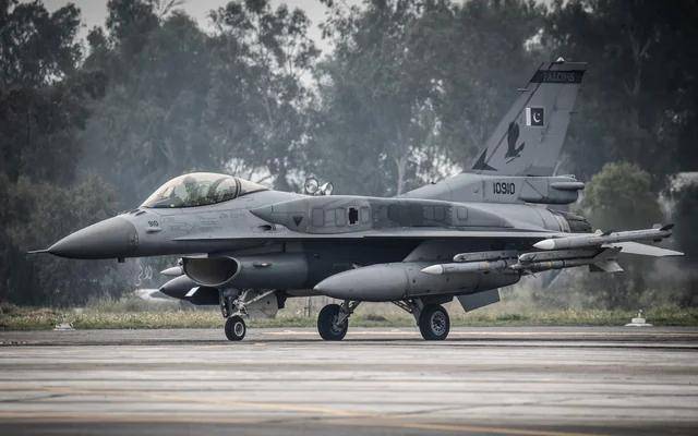 霹雳15导弹不够用<strong></p>
<p>农业银行股票代码</strong>,巴铁拿下美制超远程空空弹?美国人这回真慌了