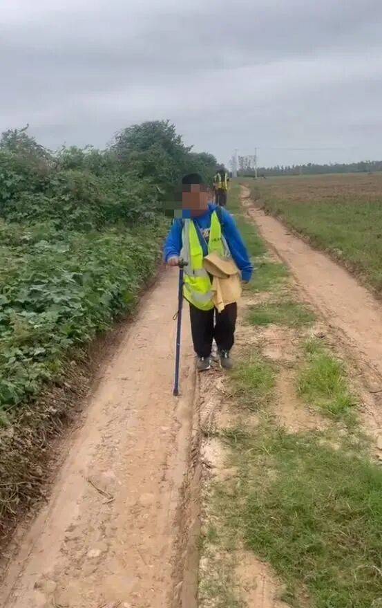 湖北一男子辞掉月薪2万元工作<strong></p>
<p>杭齿前进股票</strong>，带9岁儿子徒步千里，计划60天走到山东……原因让人泪目