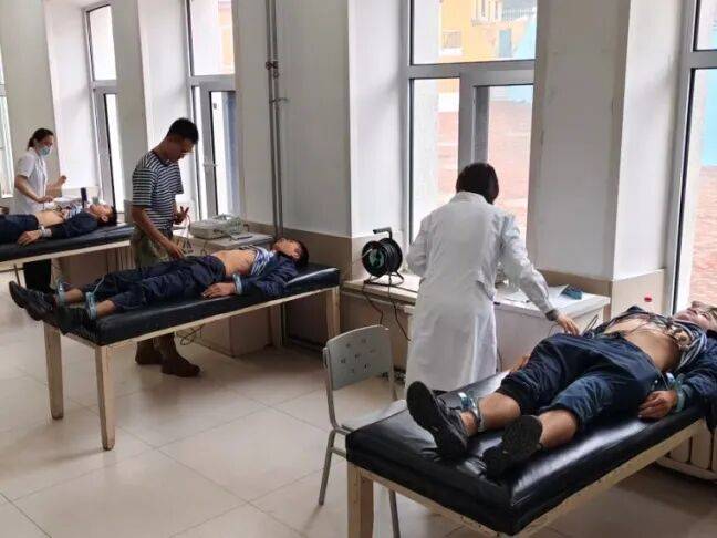 白衣为甲<strong></p>
<p>杭齿前进股票</strong>，守护戎装！第九六七医院温情服务新兵“入营第一关”