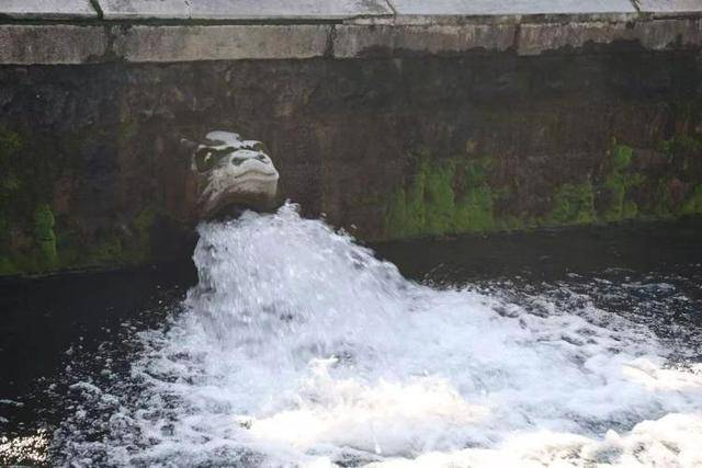 黑虎泉喷得“兽头”都不够用了!济南群泉竞涌<strong></p>
<p>宏达高科股票</strong>,几十年一见