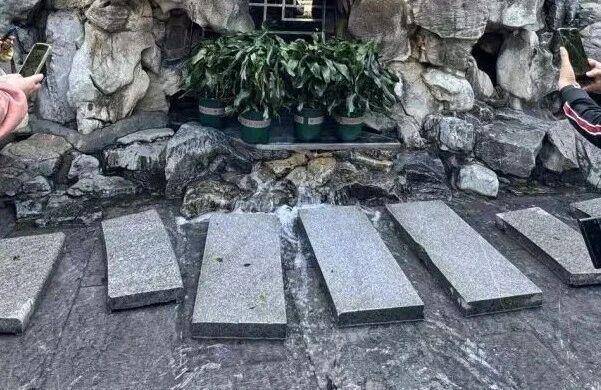 黑虎泉喷得“兽头”都不够用了!济南群泉竞涌<strong></p>
<p>宏达高科股票</strong>,几十年一见