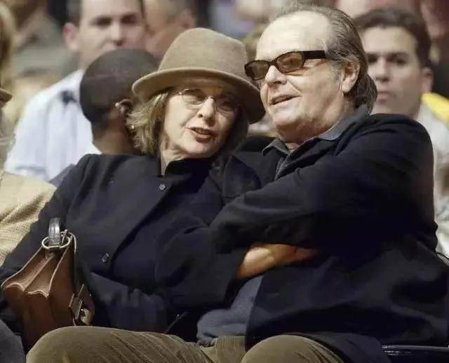 79岁奥斯卡影后离世<strong></p>
<p>宏达高科股票</strong>，她是男神收割机，松弛中性风穿搭鼻祖