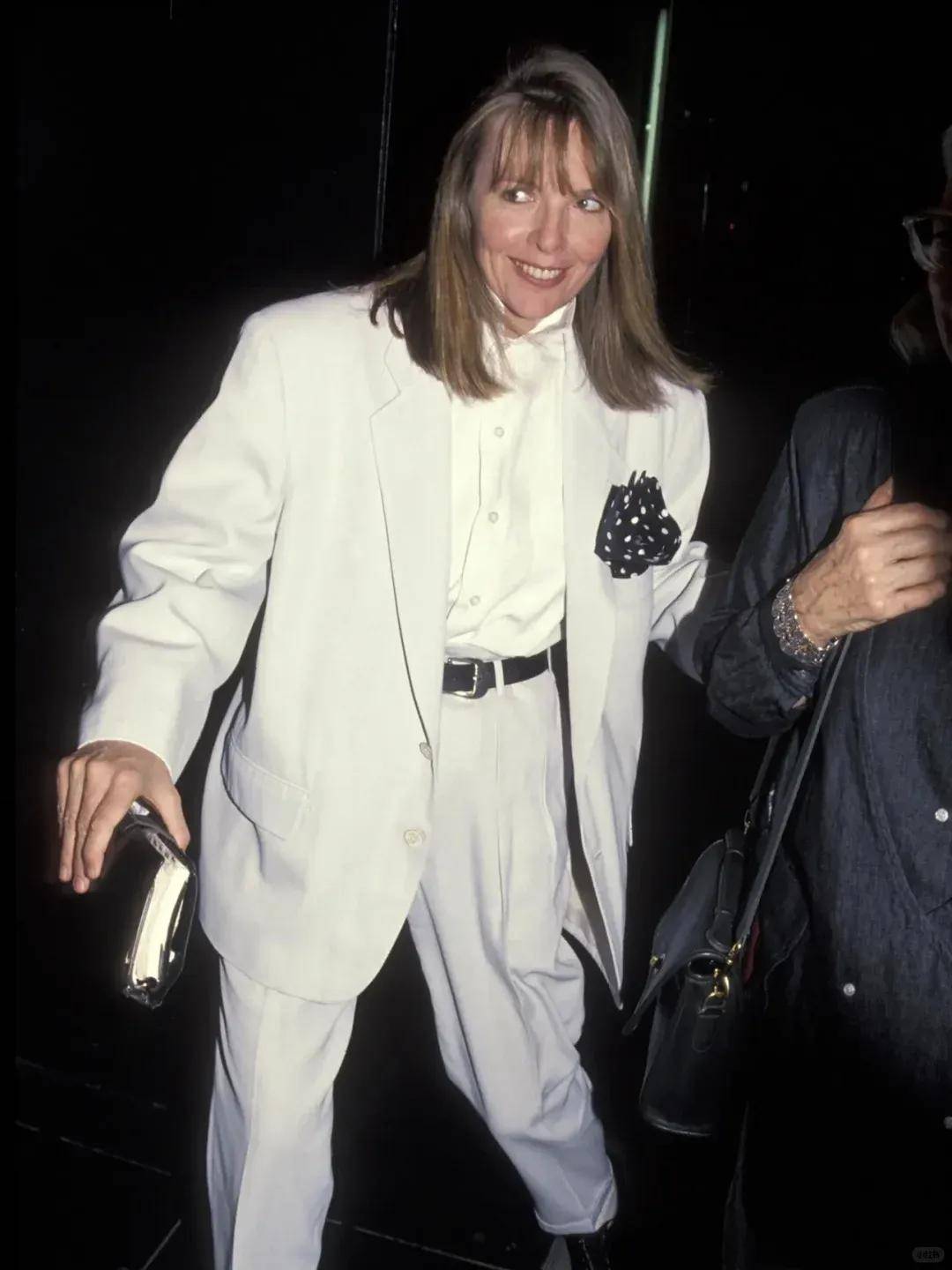 79岁奥斯卡影后离世<strong></p>
<p>宏达高科股票</strong>，她是男神收割机，松弛中性风穿搭鼻祖