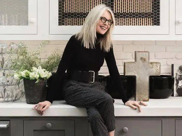 79岁奥斯卡影后离世<strong></p>
<p>宏达高科股票</strong>，她是男神收割机，松弛中性风穿搭鼻祖