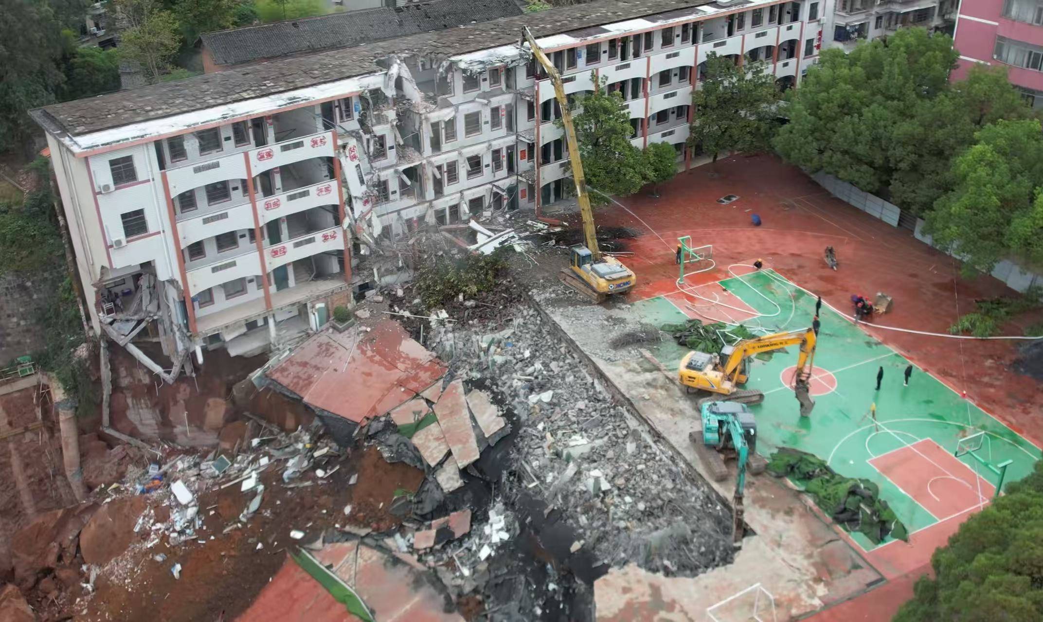 湖南邵阳一所小学发生坍塌<strong></p>
<p>000552股票</strong>,教育局:学生已分流至其他学校上课