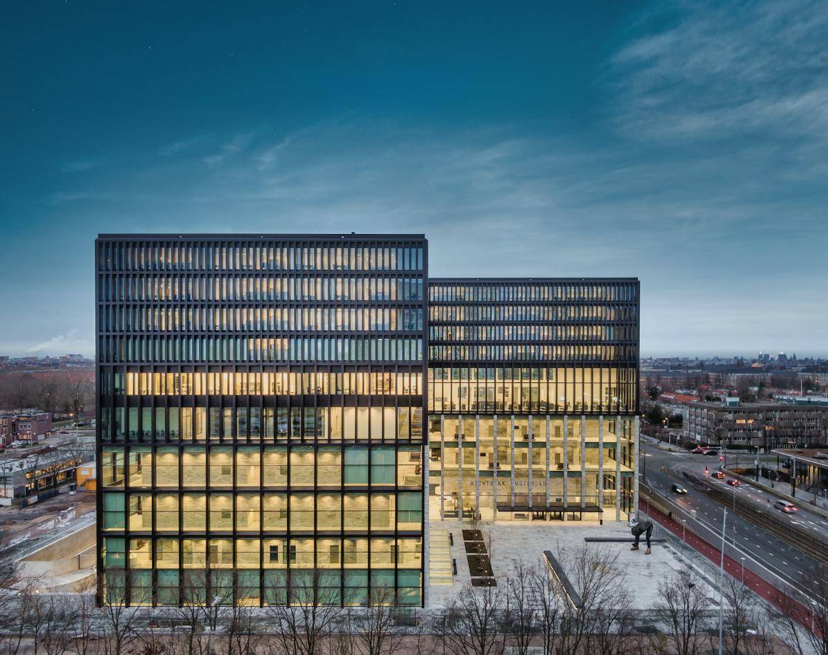 荷兰抢安世半导体<strong></p>
<p>000552股票</strong>，遭中国反制！汽车面临停产，荷兰想紧急对华谈判