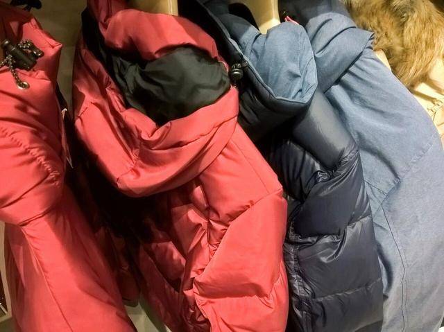 羽绒服里穿薄点才暖和！一个超简单的穿搭技巧<strong></p>
<p>600303股票</strong>，快收藏