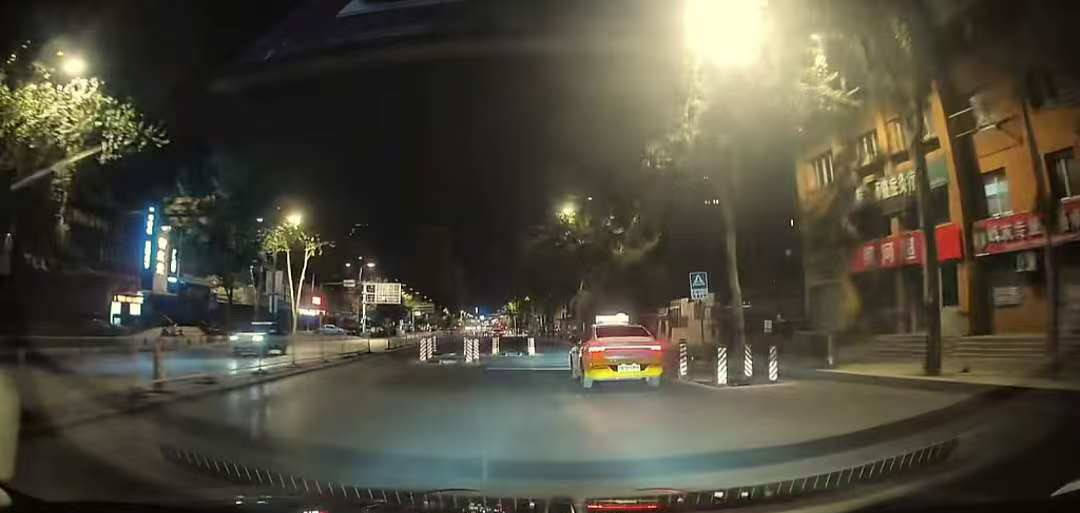 辽宁沈阳一路段出现大量路障<strong></p>
<p>601998股票</strong>，车辆需不断转弯“像极了开卡丁车”，律师解读