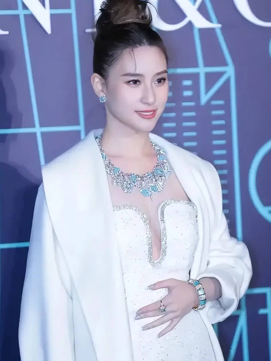 考古 | 何超莲窦骁双双辟谣离婚<strong></p>
<p>601998股票</strong>！两人感情生活引各方热议