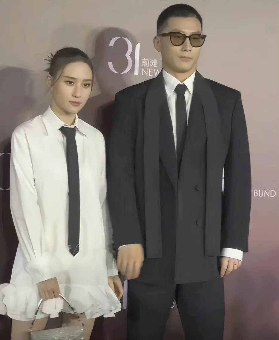 考古 | 何超莲窦骁双双辟谣离婚<strong></p>
<p>601998股票</strong>！两人感情生活引各方热议