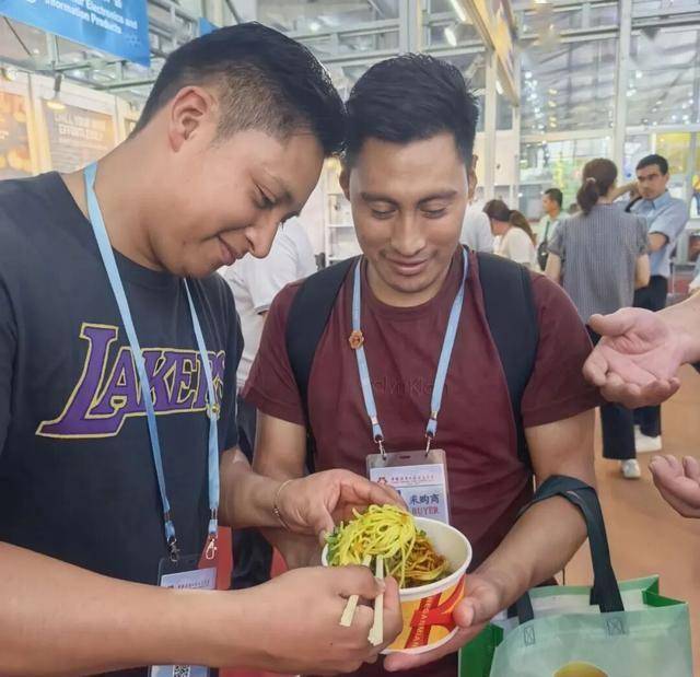 武汉即将量产<strong></p>
<p>601998股票</strong>！不少人赶来排队尝鲜