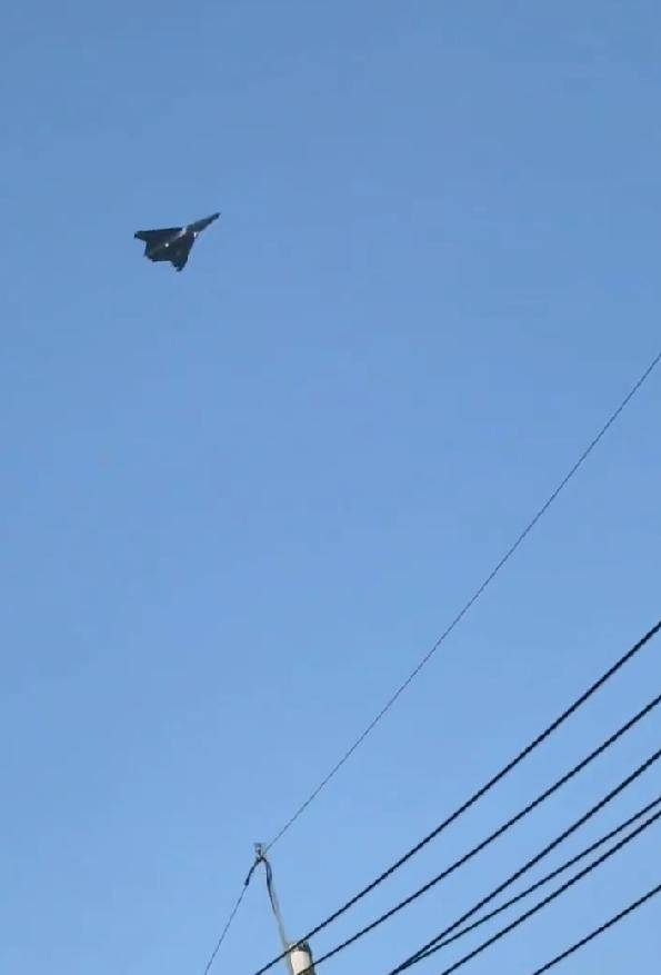 无空速管<strong></p>
<p>300235股票</strong>，疑似第二架歼-50：美国精神胜利法，新六代机东亚决战