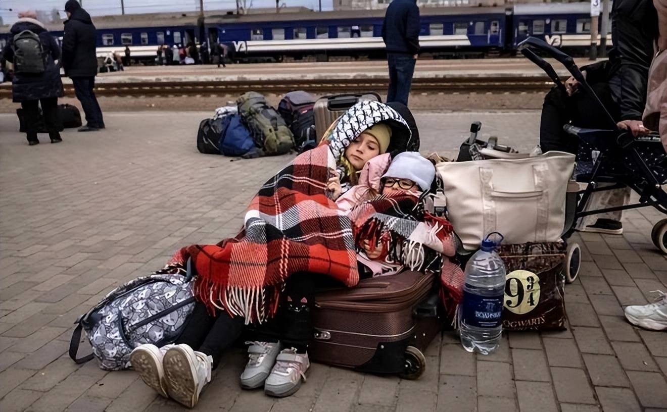 泽连斯基放豪言<strong></p>
<p>300235股票</strong>，准备再战两到三年！欧盟的“妙计”：拿俄罗斯的钱，借给乌克兰打仗