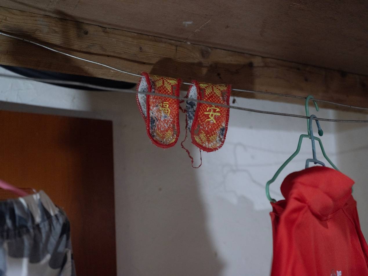 <strong></p>
<p>300235股票</strong>他们挤在8元一晚的旅店 几百人抢一个活