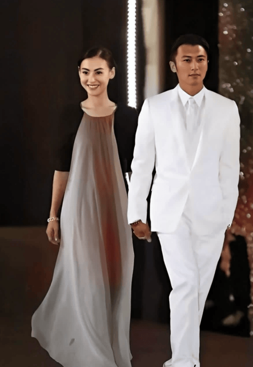 考古丨《喜剧之王》的“顶级售后”？周星驰罕见露面为张柏芝打call<strong></p>
<p>顺丰股票002352</strong>，瞬间点燃全场！