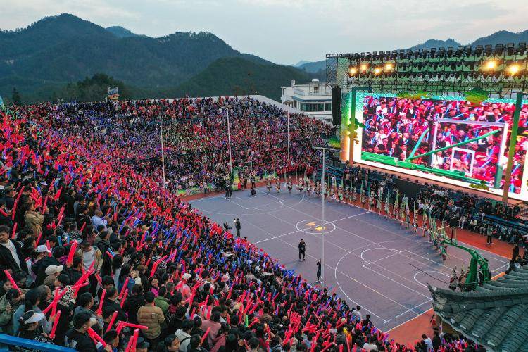 爆火4年后<strong></p>
<p>顺丰股票002352</strong>，“村BA”怎么样了？