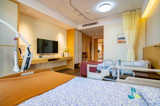 在成都养老能有多“巴适”<strong></p>
<p>顺丰股票002352</strong>？重阳节这些养老福利请查收