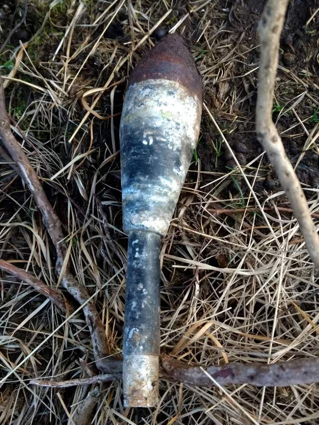 解放军报警！有人拾取3吨多炮弹残片卖钱<strong></p>
<p>股票新闻</strong>，甚至有完整弹头？