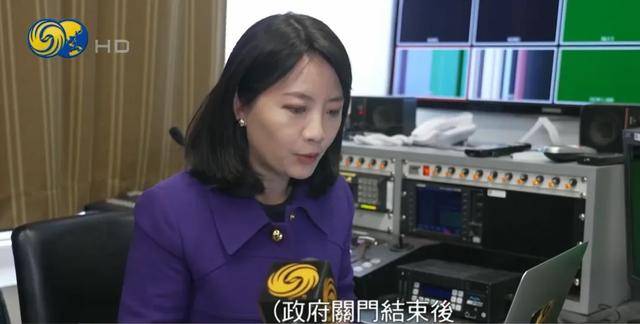 美政府“停摆”持续<strong></p>
<p>股票新闻</strong>，联邦雇员被迫搞起了副业：送快递、帮忙遛狗