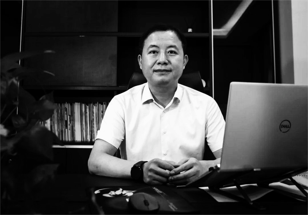 46岁董事长<strong></p>
<p>股票新闻</strong>，突发疾病离世！官网已变黑白