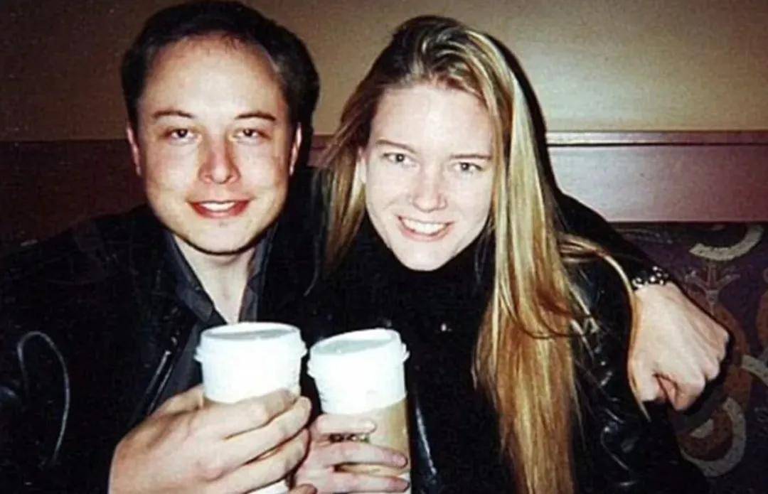 马斯克21岁女儿：改名字、换性别、与父亲决裂后<strong></p>
<p>股票新闻</strong>，靠当模特力争经济独立