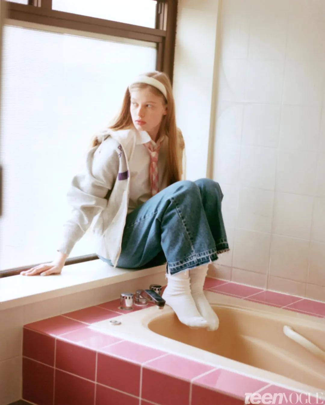 马斯克21岁女儿：改名字、换性别、与父亲决裂后<strong></p>
<p>股票新闻</strong>，靠当模特力争经济独立