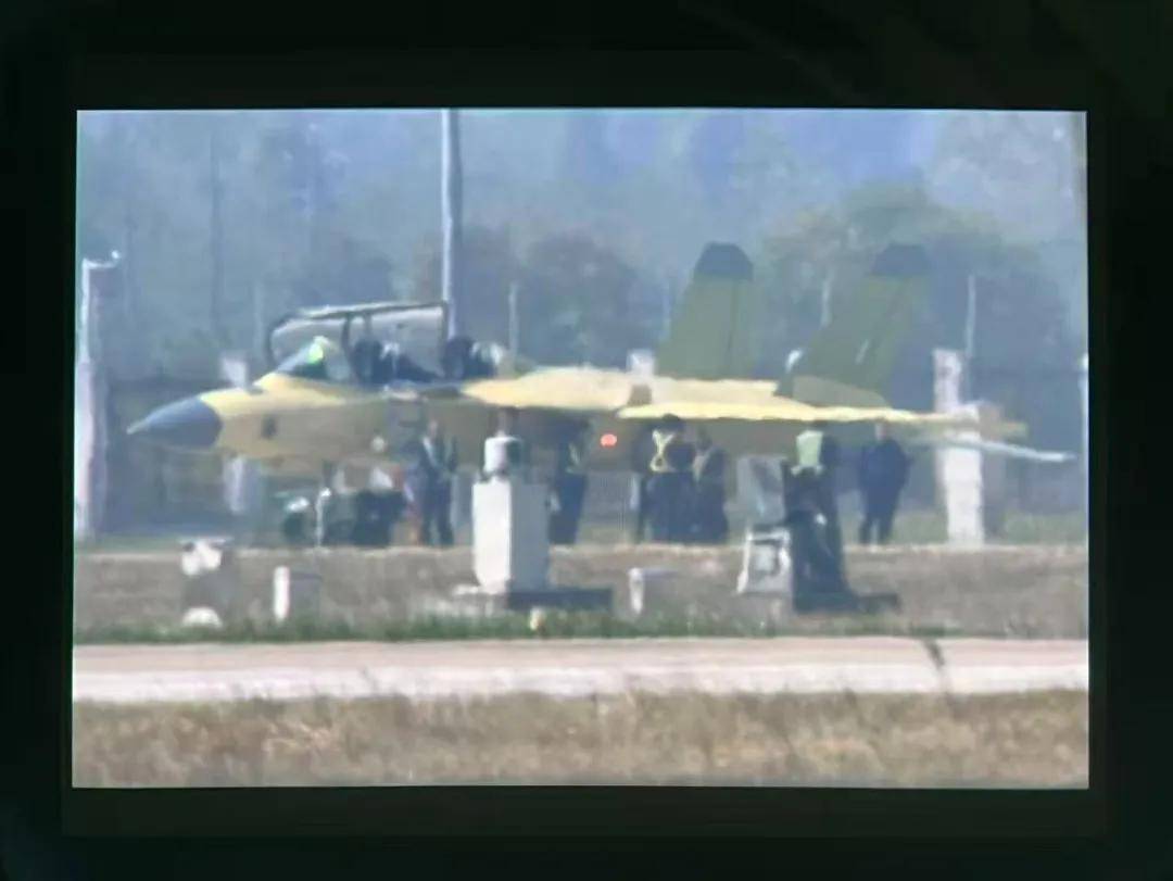 歼-35青春版<strong></p>
<p>连云港股票</strong>?076专用舰载机?新机“超级小黄蜂”究竟是干嘛的?