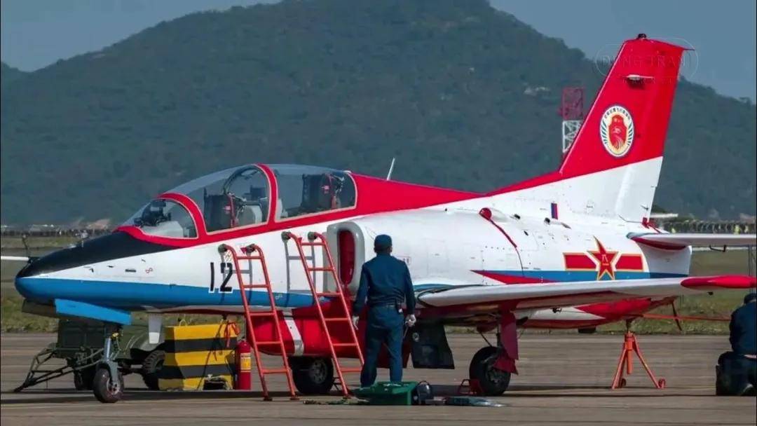 歼-35青春版<strong></p>
<p>连云港股票</strong>?076专用舰载机?新机“超级小黄蜂”究竟是干嘛的?